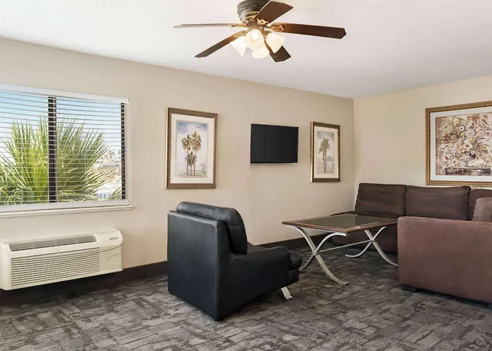 Travelodge By Wyndham Havasu Lake Havasu City
