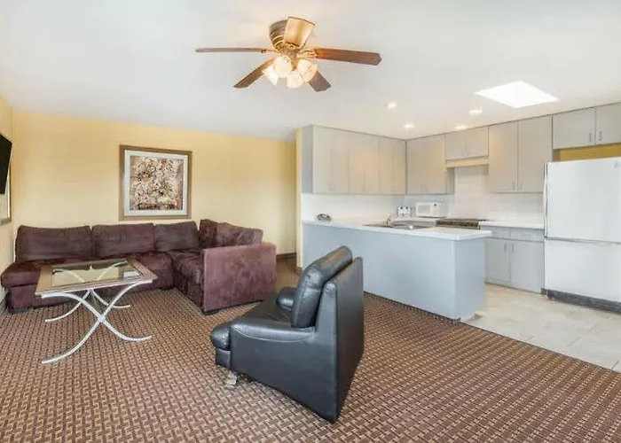 Travelodge By Wyndham Havasu 2*